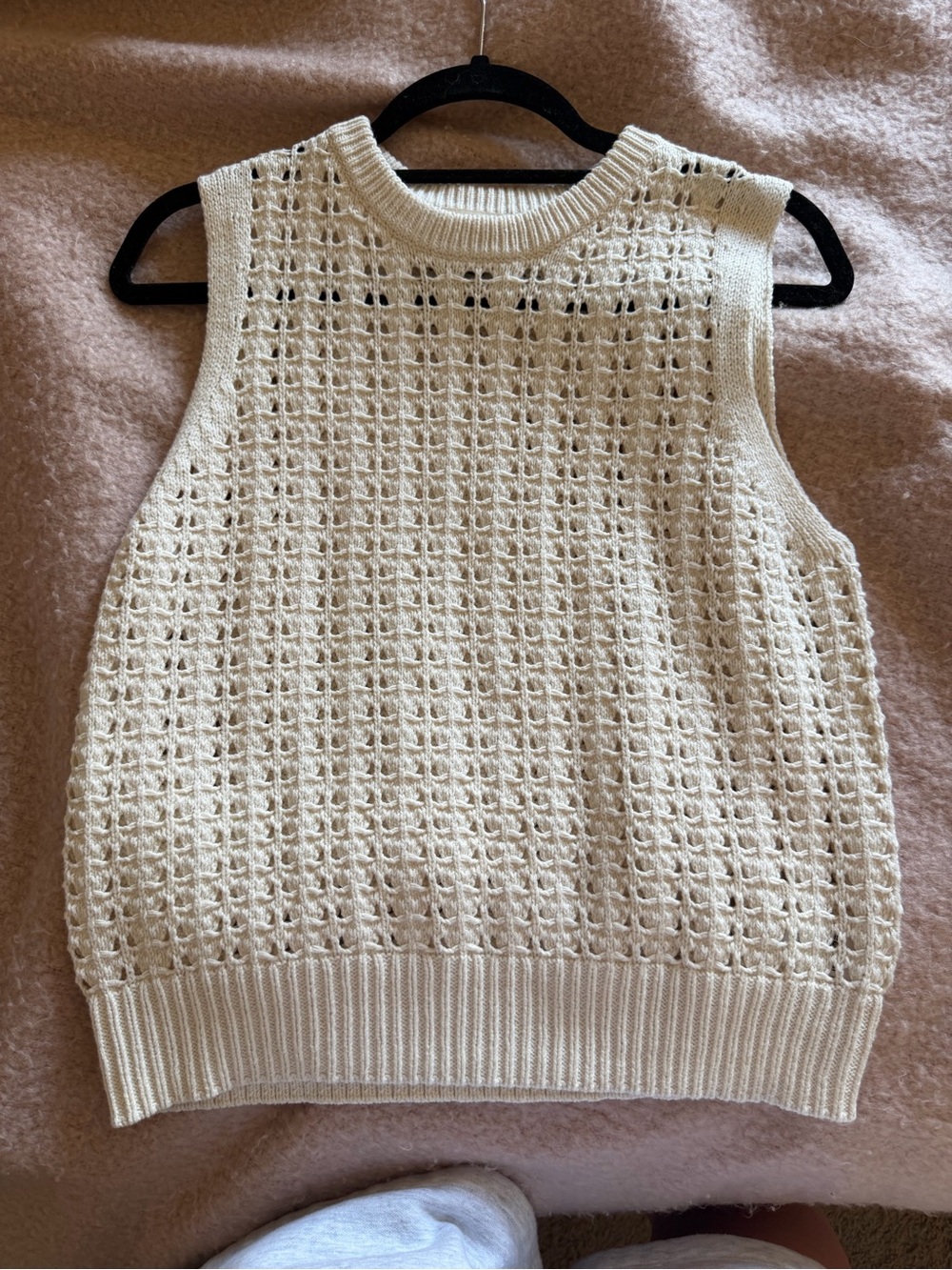 Universal Thread Open-Knit Cream Crewneck Sweater Vest